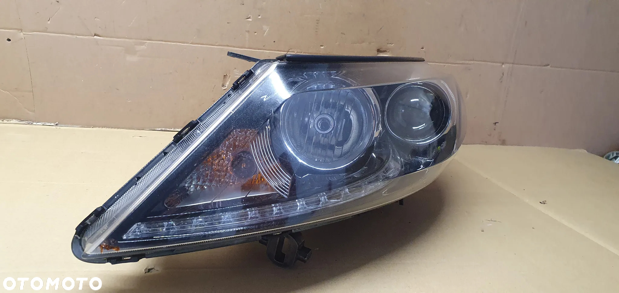 Lampa lewy przód przednia lewa XENON Kia Sportage III 3 UK 92101-3U310 - 4