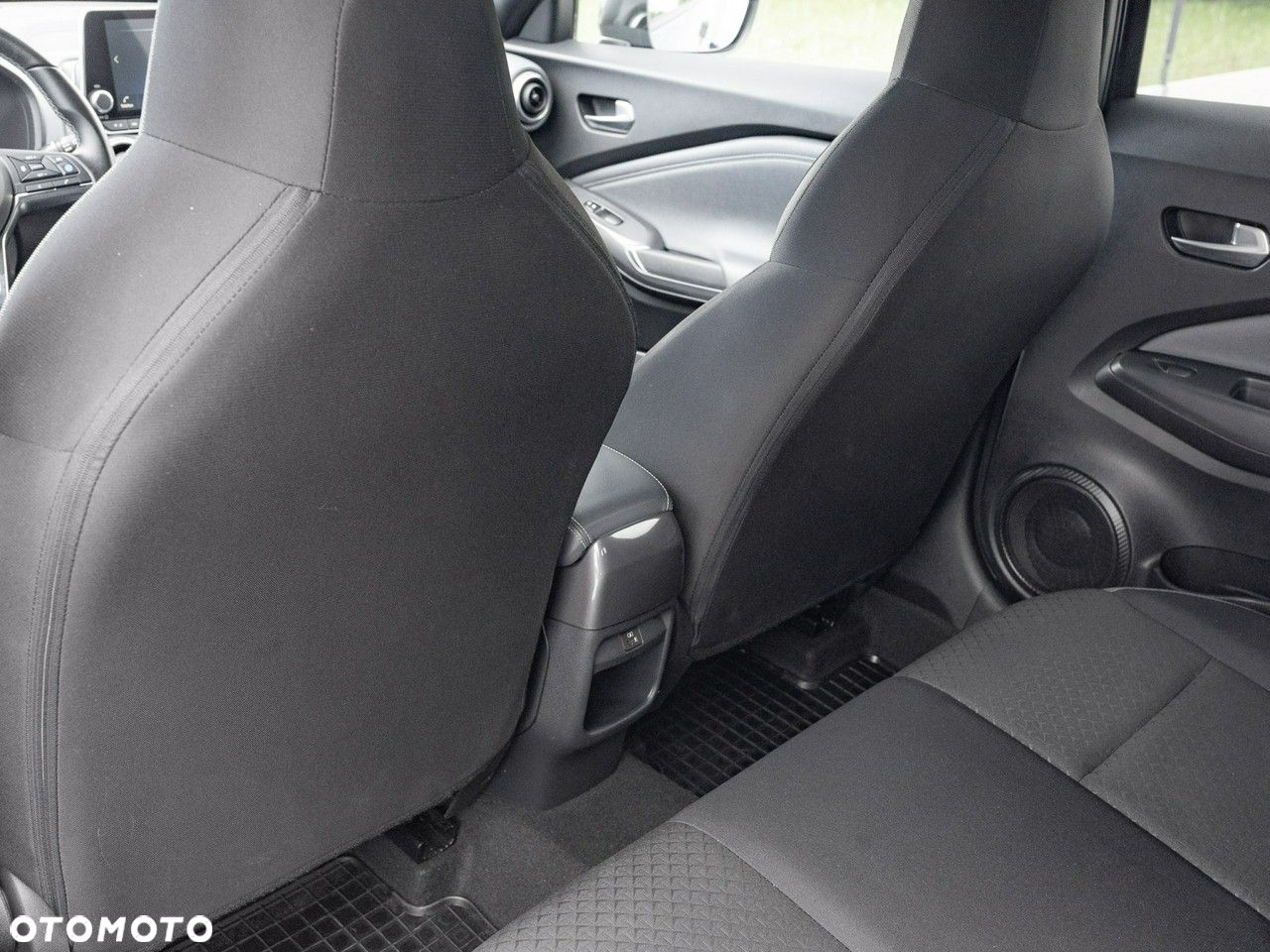 Nissan Juke 1.0 DIG-T N-Connecta - 24