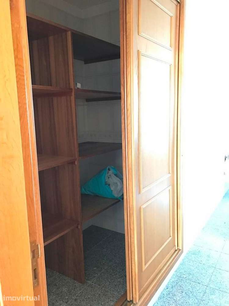 Apartamento T1 mobilado com terraço em S. Bernardo - Grande imagem: 5/13
