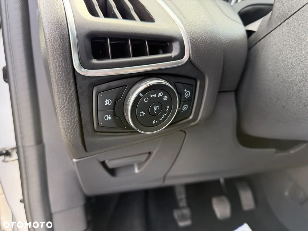 Ford Focus 1.6 EcoBoost Start-Stopp-System Titanium - 40