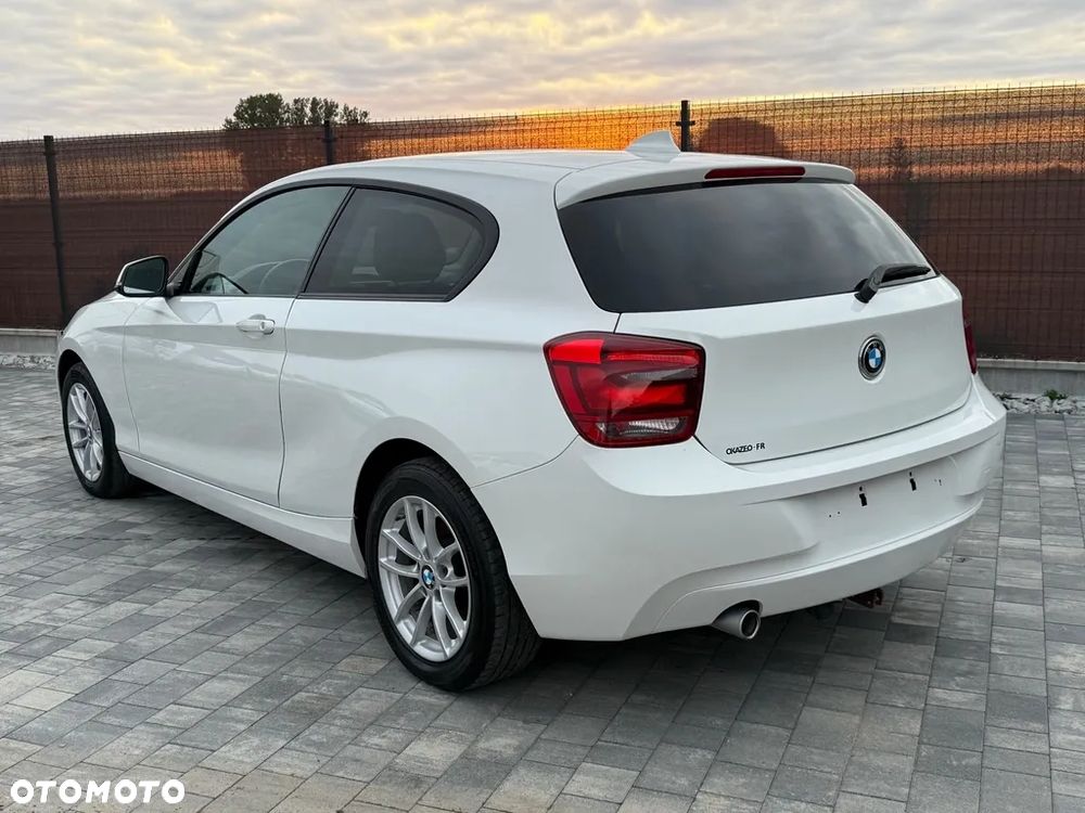 BMW Seria 1 114d Sport Line - 4
