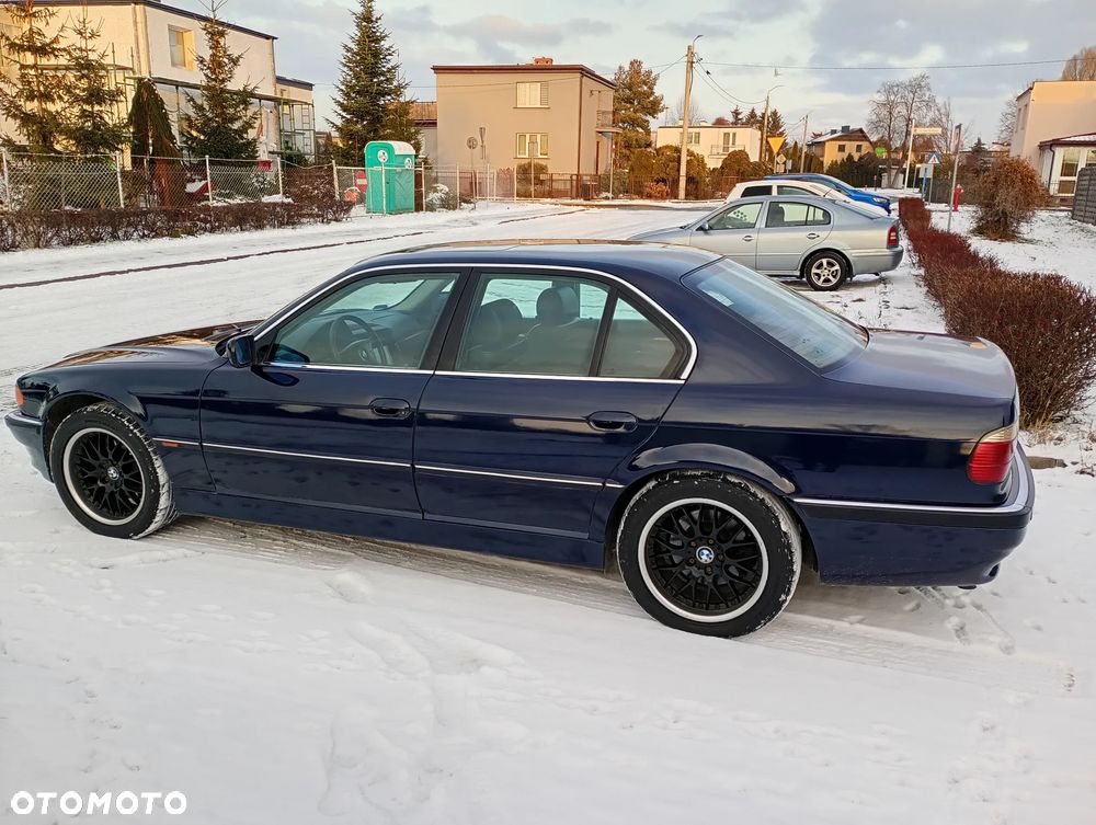 BMW Seria 7 728i L - 6