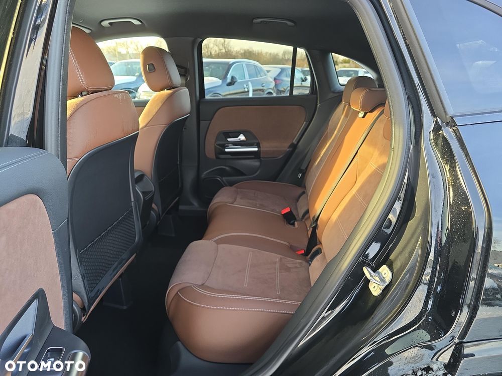 Mercedes-Benz GLA 200 mHEV AMG Line 7G-DCT - 8