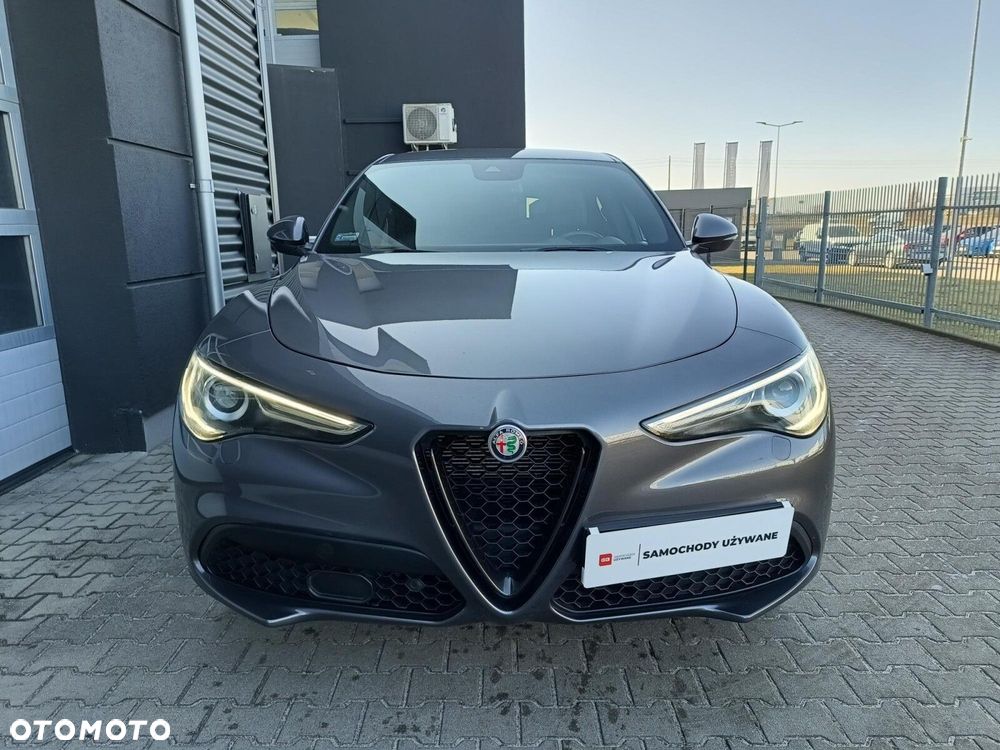Alfa Romeo Stelvio 2.0 Turbo Sprint Q4 - 4