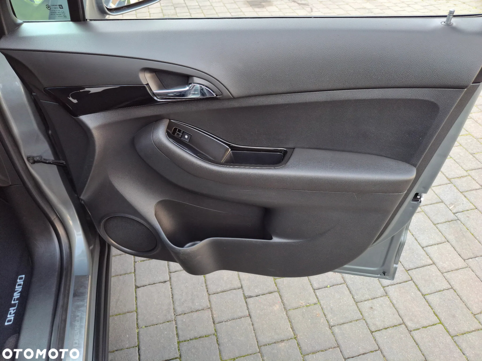 Chevrolet Orlando - 33