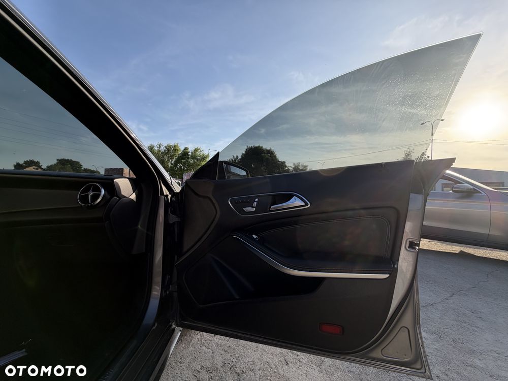 Mercedes-Benz CLA 250 7G-DCT AMG Line - 20