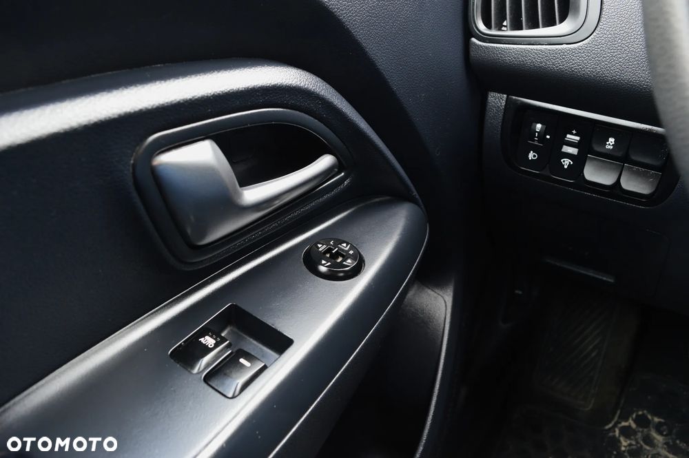 Kia Rio 1.2 L - 21