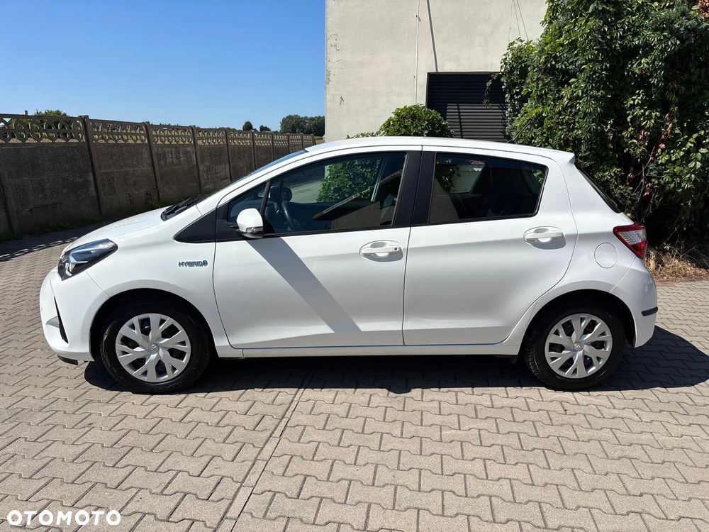Toyota Yaris Hybrid 100 Premium - 8