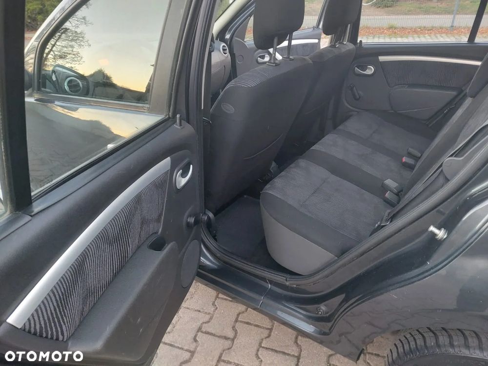 Dacia Sandero - 12