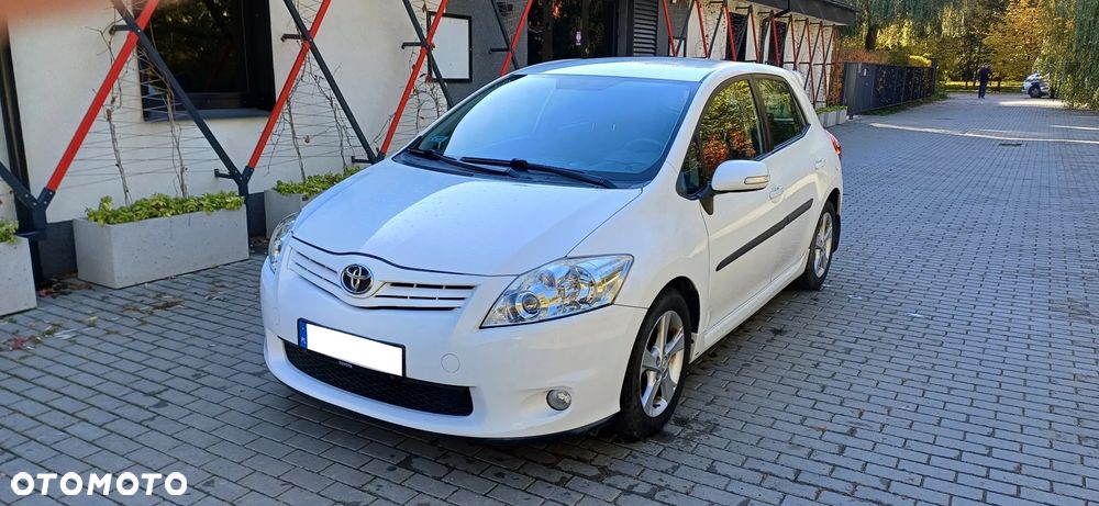 Toyota Auris - 1