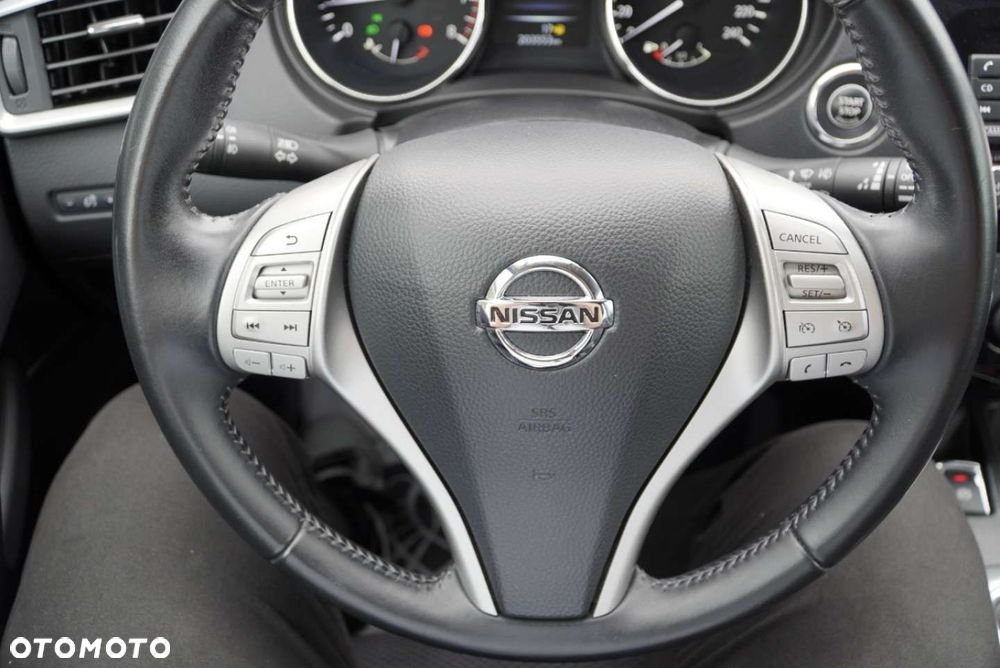 Nissan Qashqai 1.2 DIG-T Tekna EU6 - 16