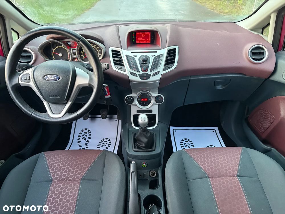 Ford Fiesta 1.4 Ghia - 13