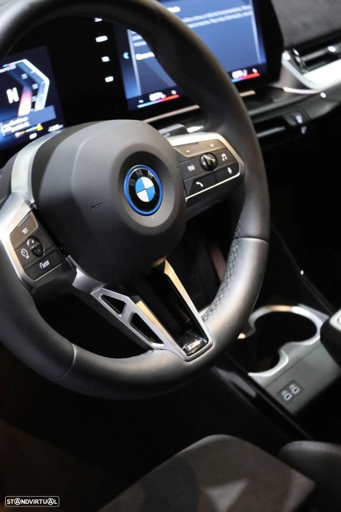 BMW iX2 eDrive20 Pack Desportivo M - 12