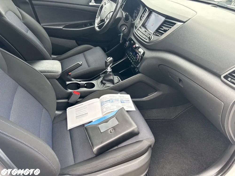 Hyundai Tucson blue 1.7 CRDi 2WD Style - 12