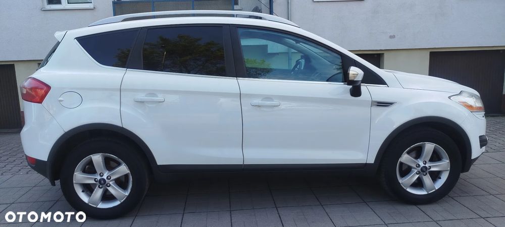 Ford Kuga - 10