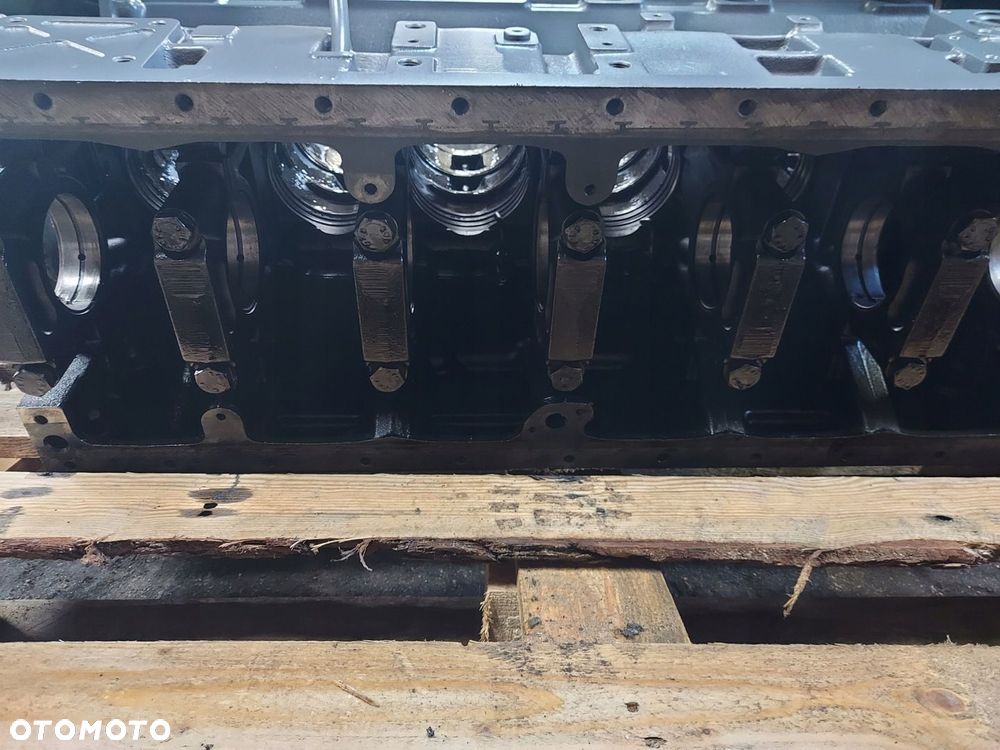 BLOK SILNIKA 836873096 MASSEY FERGUSON 8680 2011R - 9
