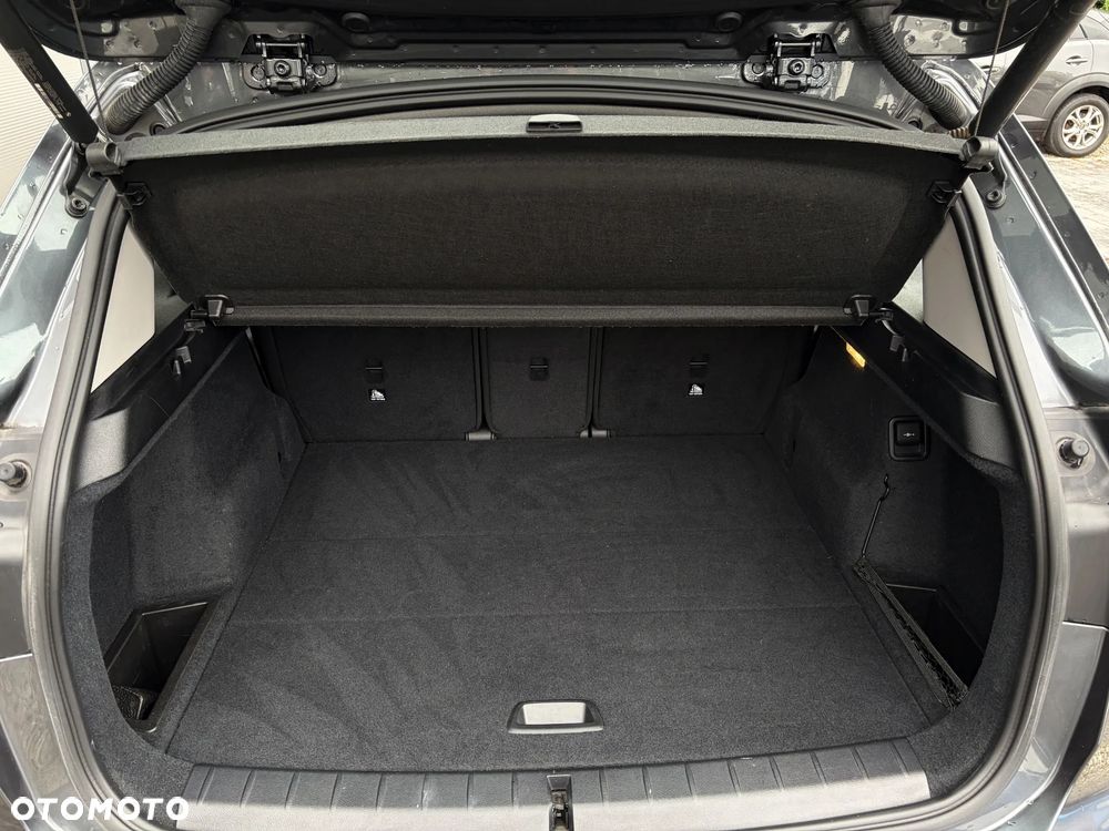 BMW X1 sDrive20i Advantage - 32