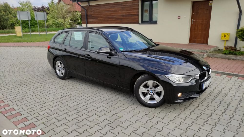 BMW Seria 3 320d DPF Edition Sport - 2