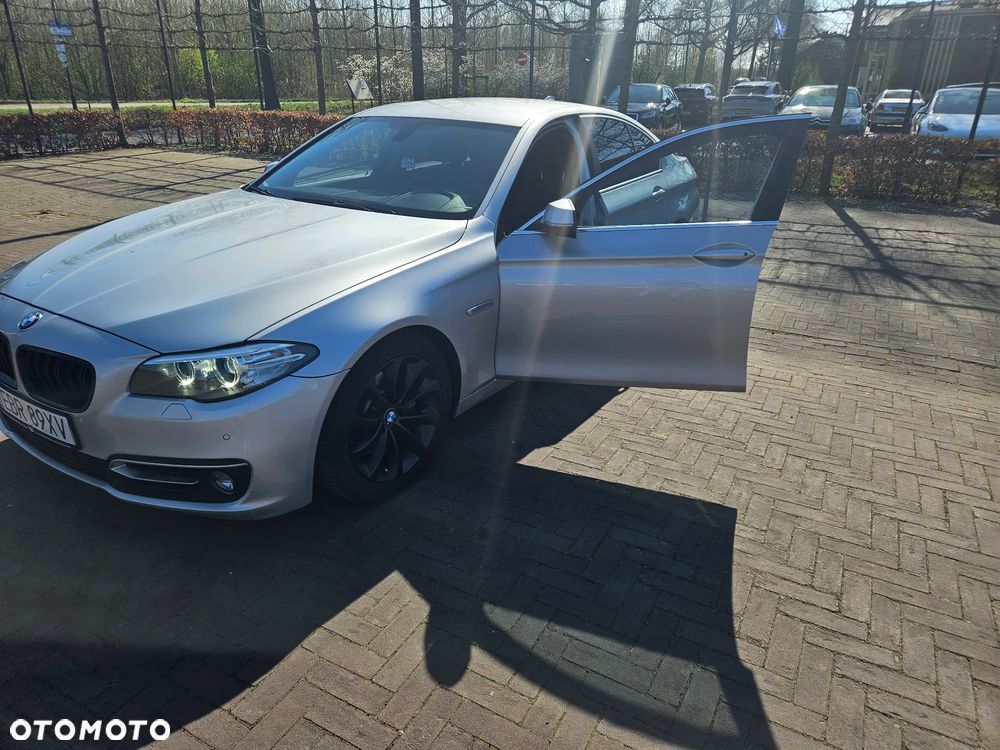 BMW Seria 5 520d xDrive - 2