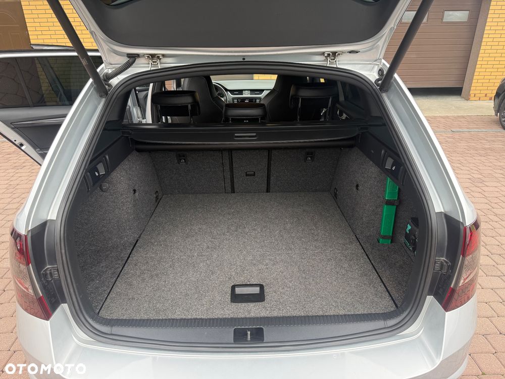 Skoda Octavia 2.0 TDI DSG RS - 21