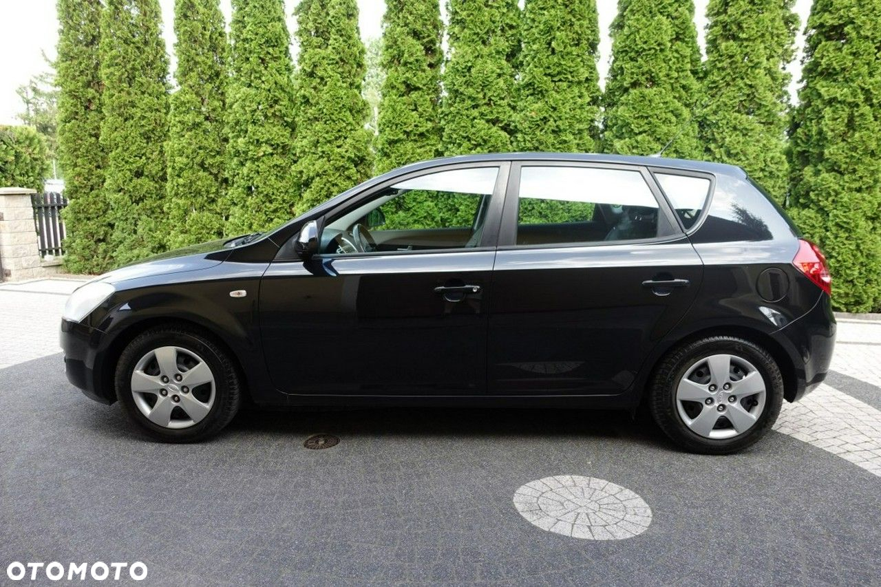 Kia Ceed - 6