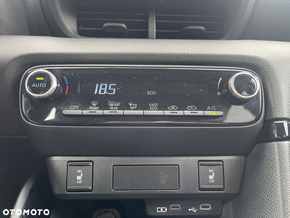 Toyota Yaris Hybrid 1.5 Style - 19