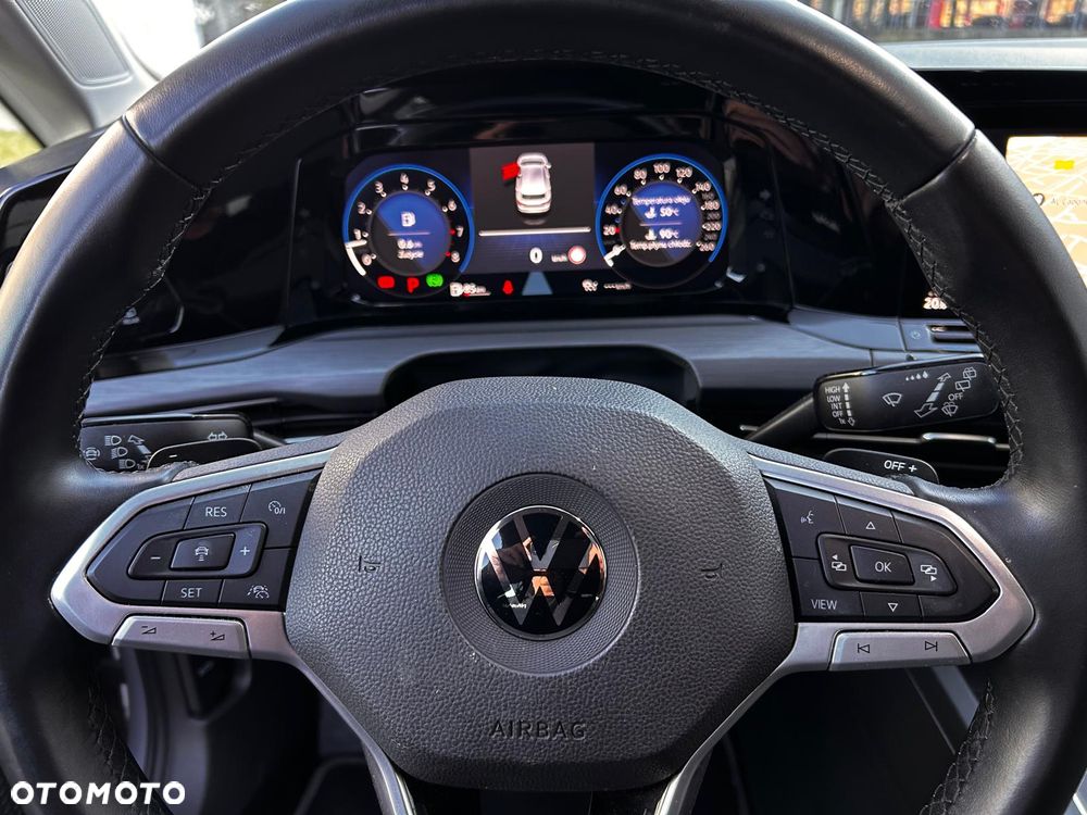 Volkswagen Golf - 8