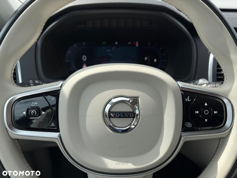 Volvo XC 90 - 22