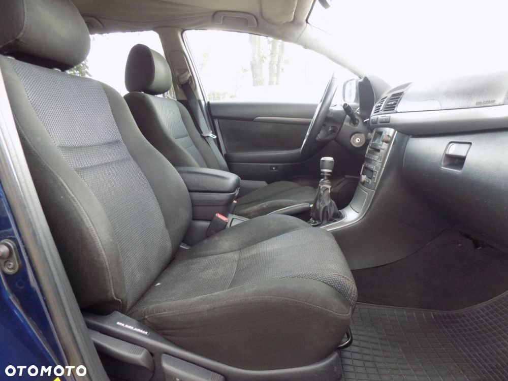 Toyota Avensis - 7