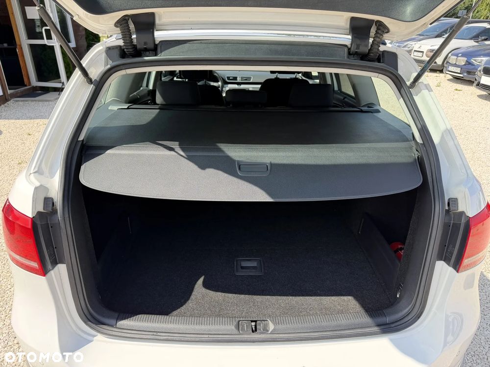 Volkswagen Passat 1.6 TDI Comfortline - 12