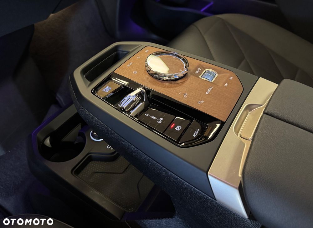 BMW iX xDrive40 76.6kWh - 16