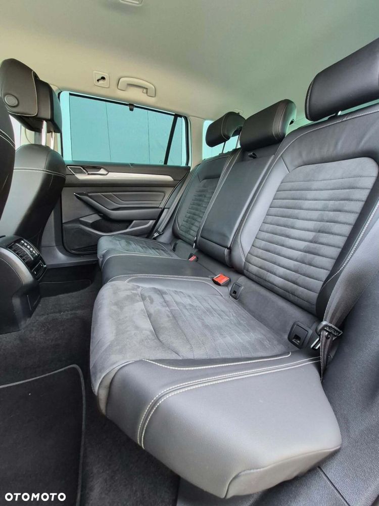 Volkswagen Passat - 25