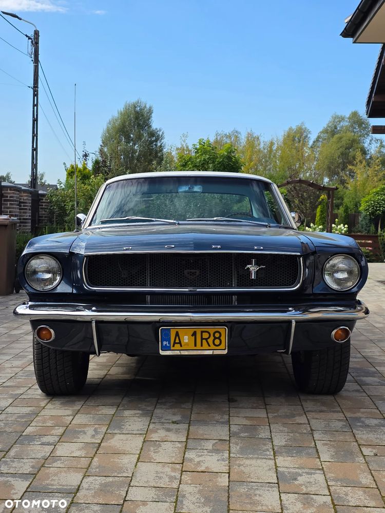 Ford Mustang - 4