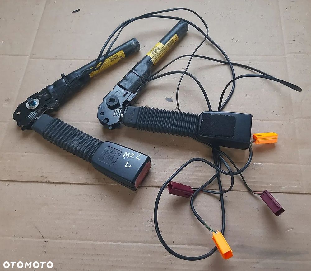 Focus MK2 dopinacz napinacz pasa bezpieczeństwa przedni przód PRAWY Ford "" - 1