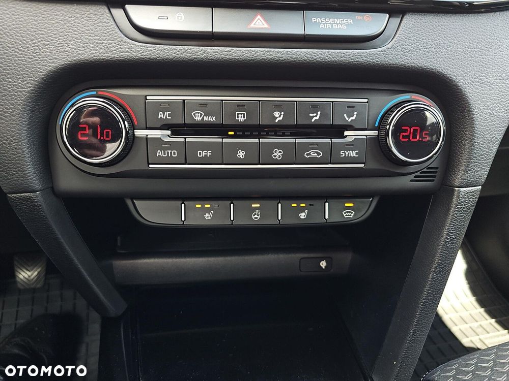 Kia XCeed 1.5 T-GDI Business Line - 30