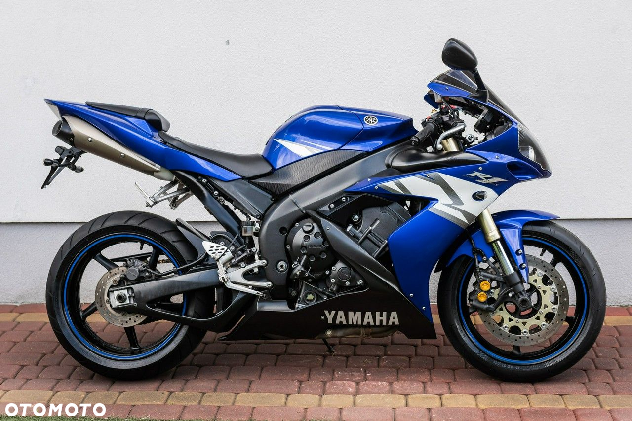 Yamaha R1 - 2