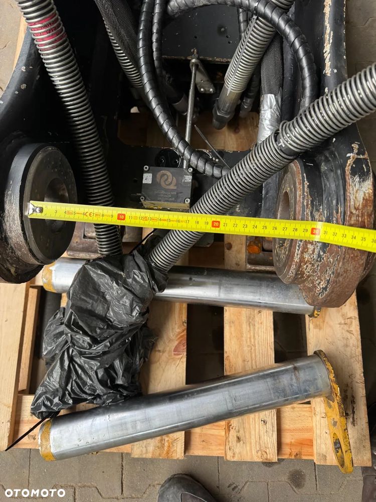 Szybkozłącze Hydraulicze OilQuick Q65 + 2  łyżki i widły - 7