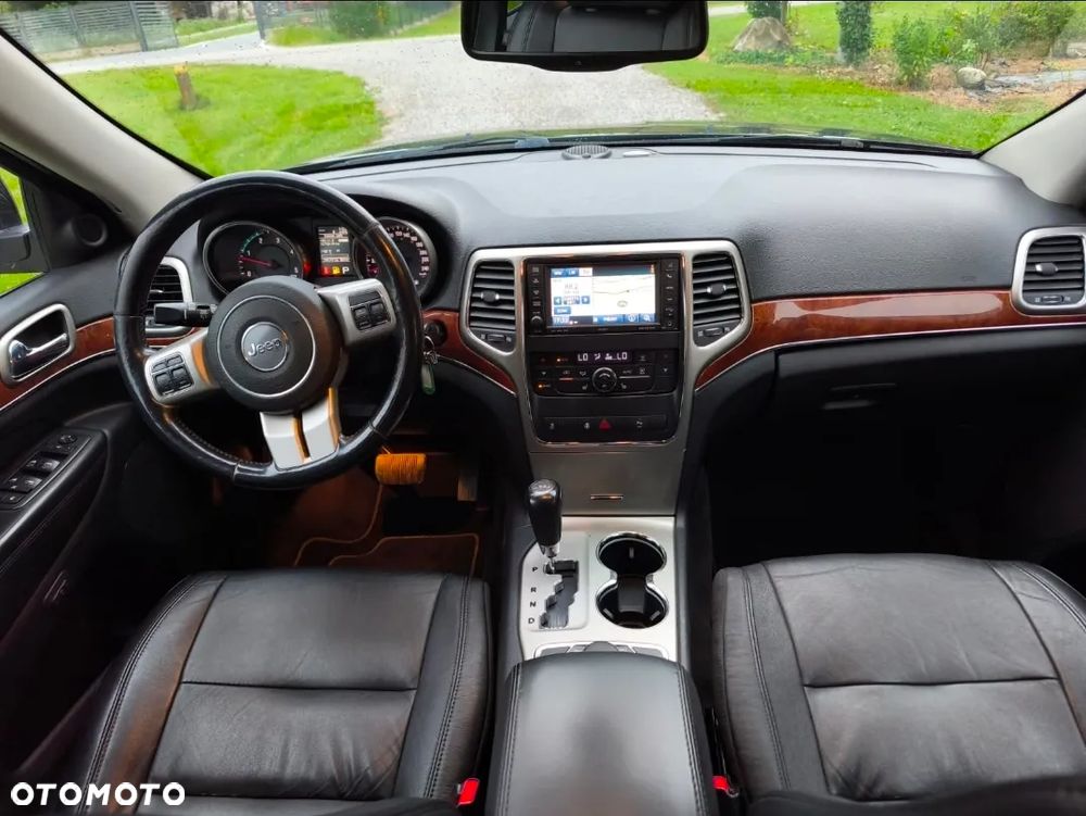 Jeep Grand Cherokee - 21