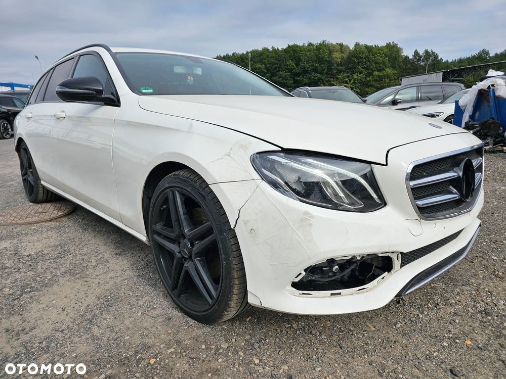 Mercedes-Benz Klasa E 220 d Avantgarde - 4