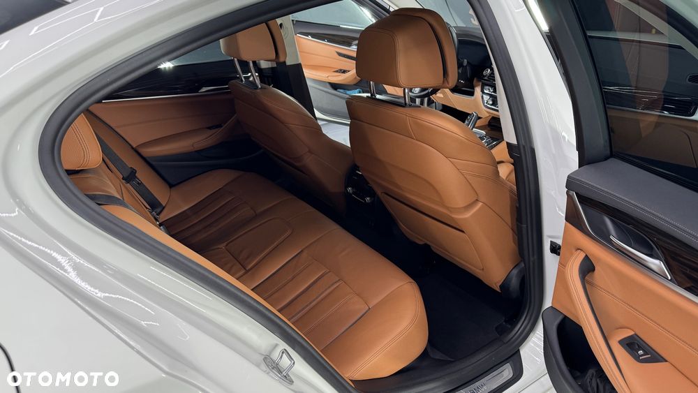BMW Seria 5 530d Luxury Line - 15