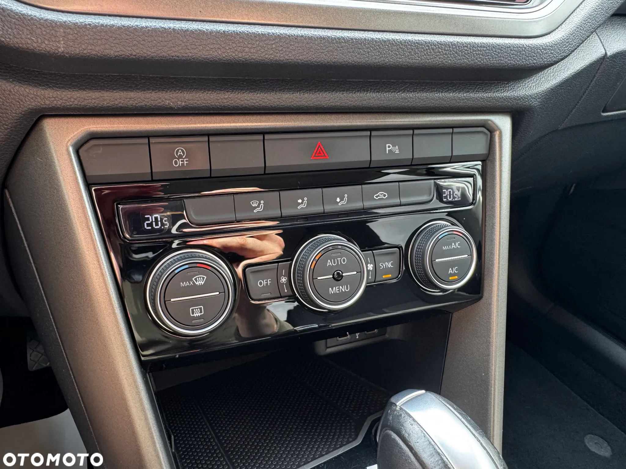 Volkswagen T-Roc 2.0 TDI SCR DSG IQ.DRIVE - 32