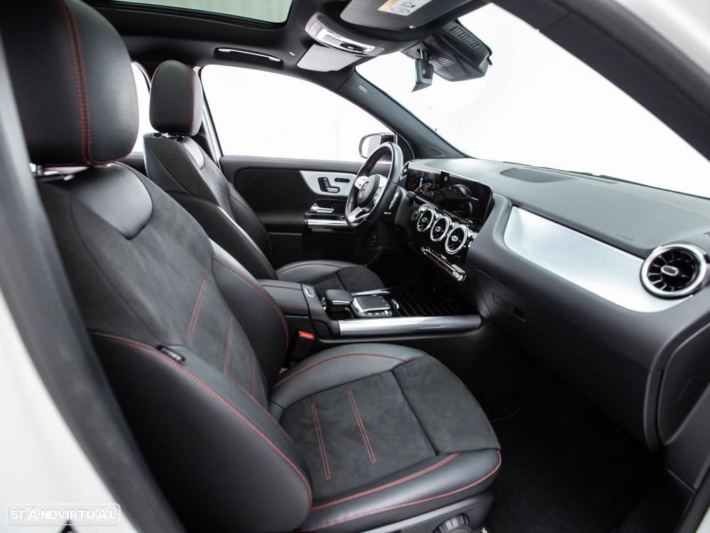Mercedes-Benz GLA 250 4Matic 8G-DCT - 11
