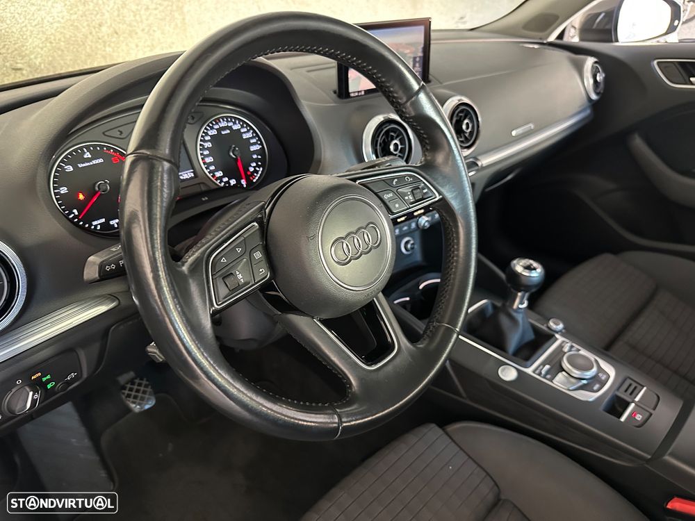 Audi A3 1.6 TDI S-line - 20