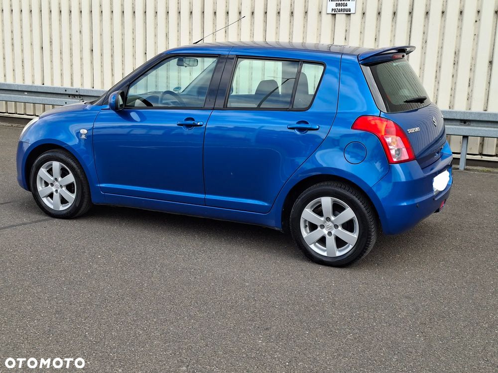Suzuki Swift - 4