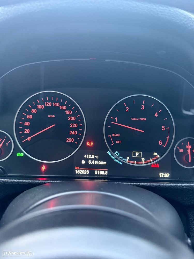 BMW 320 d Touring xDrive Auto - 7