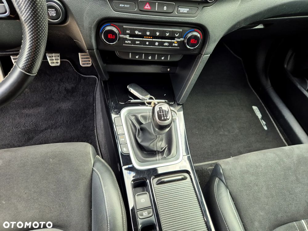 Kia Ceed 1.4 T-GDI OPF GT Line - 34