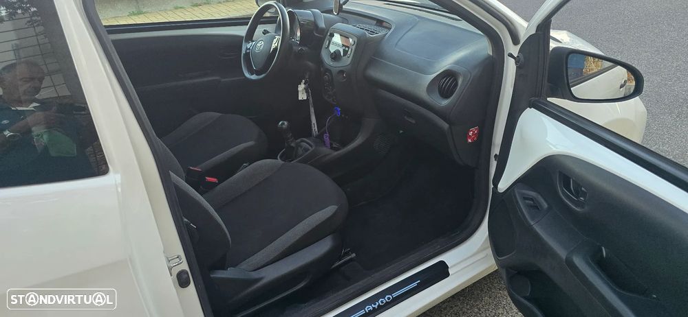 Toyota Aygo 1.0 X-Play - 10