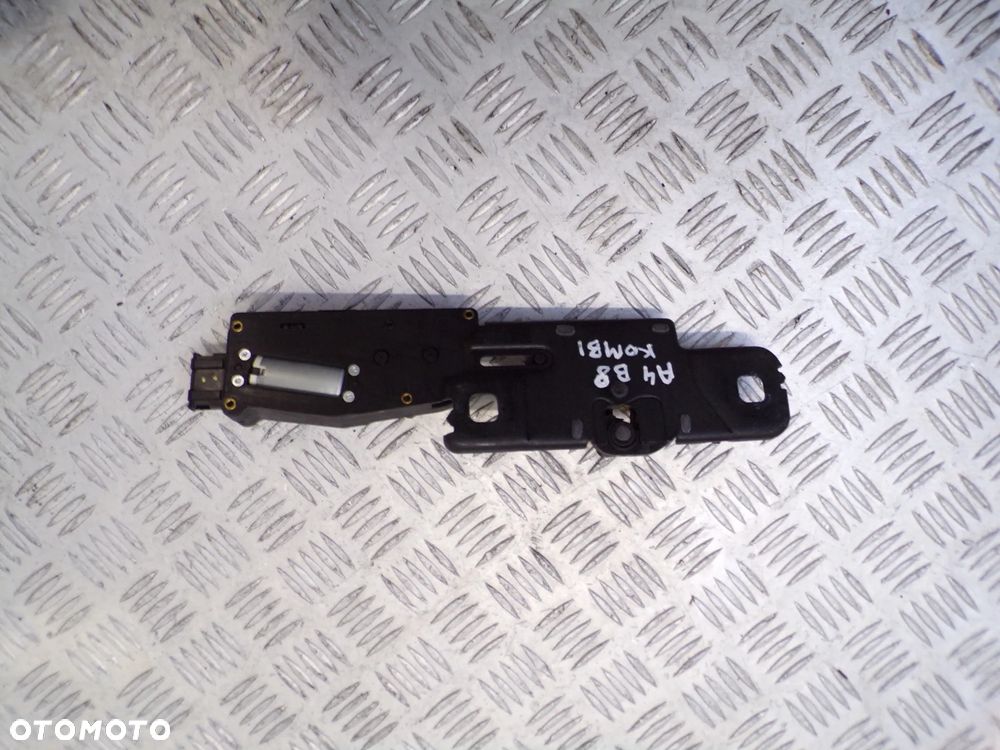 DOCIĄG KLAPY BAGAŻNIKA AUDI A4 B8 KOMBI 4F9827383G - 4