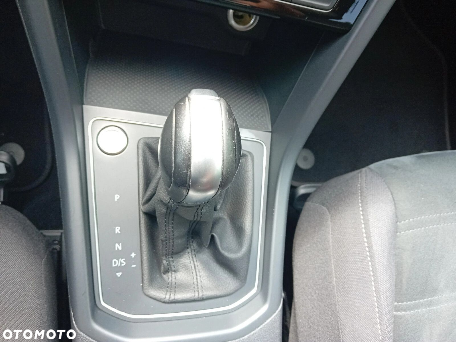 Volkswagen Touran 2.0 TDI BMT Comfortline DSG - 10