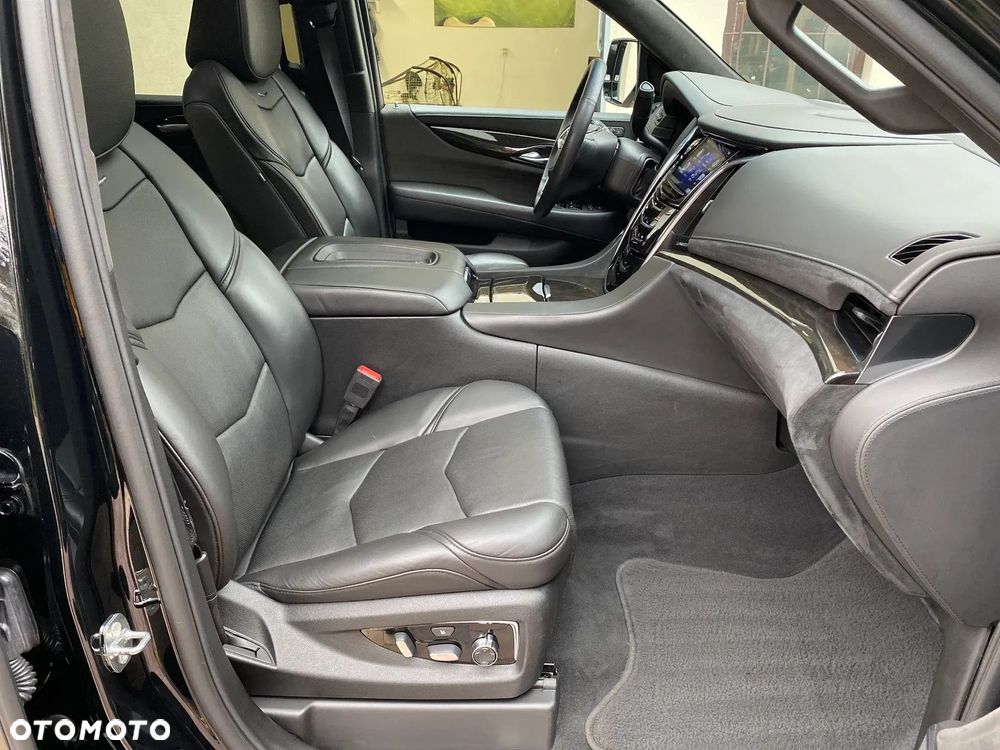 Cadillac Escalade - 26
